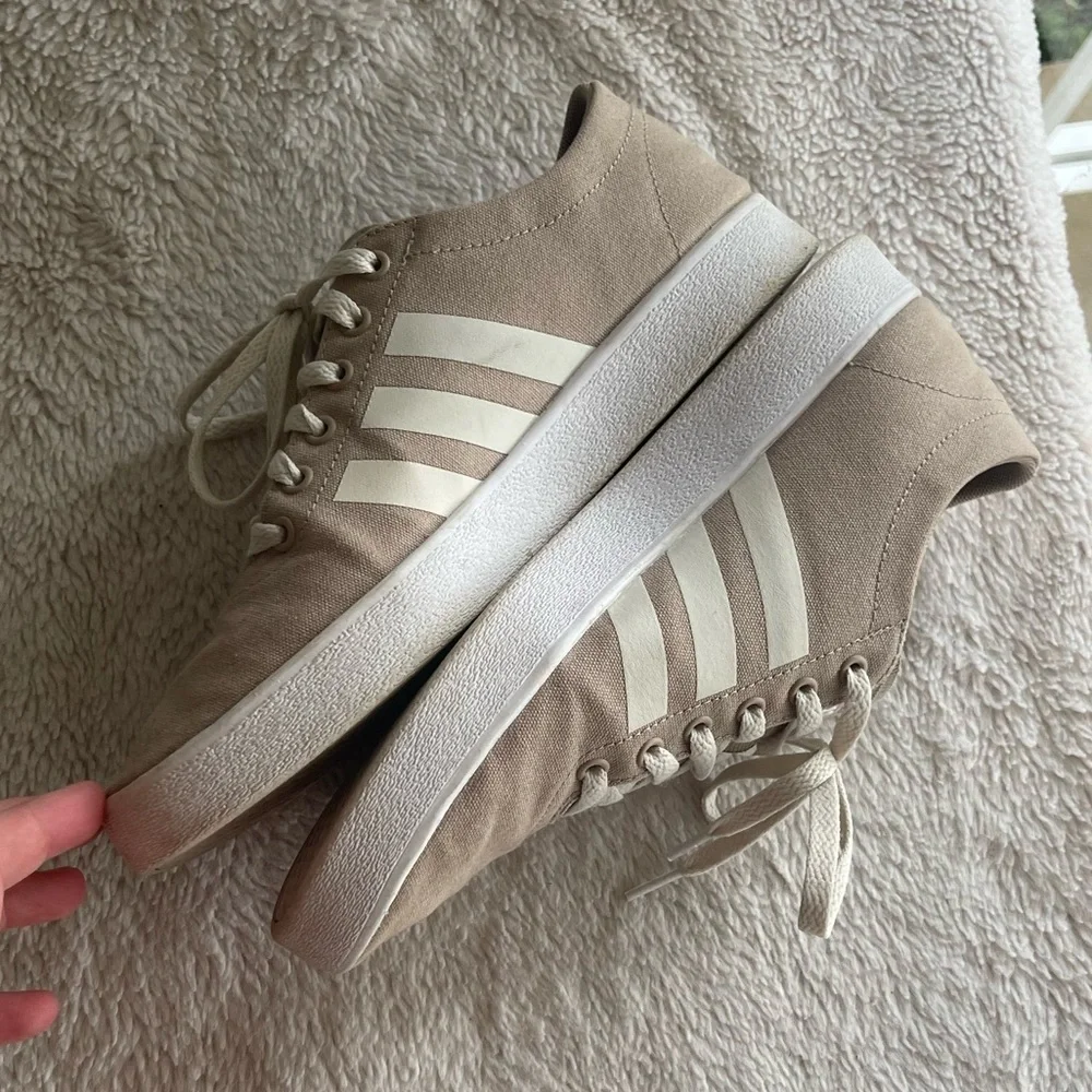 Adidas Men's Easy Vulc 2.0 Canvas Khaki/White Sneakers